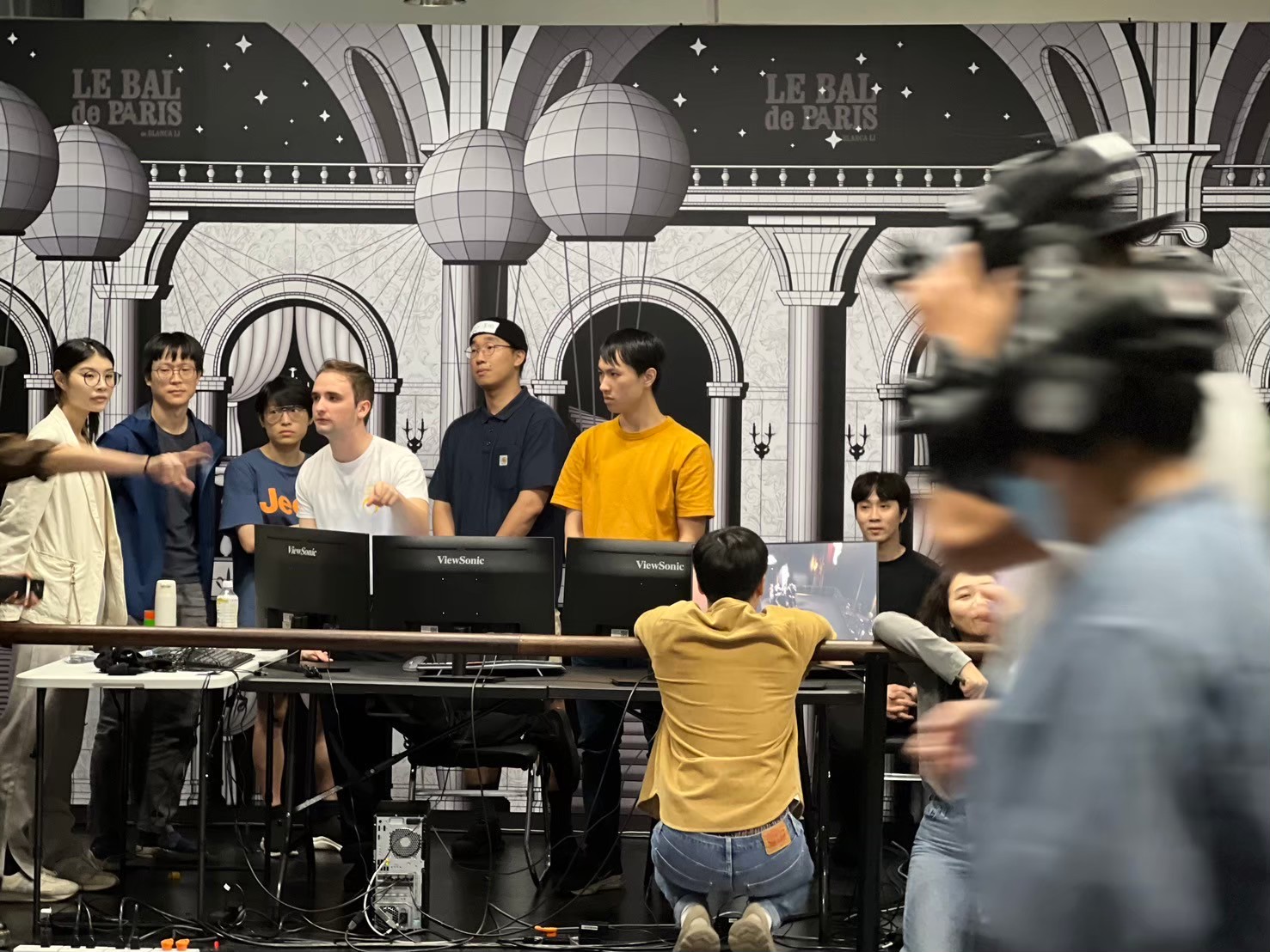 Performer and audience in VR headsets