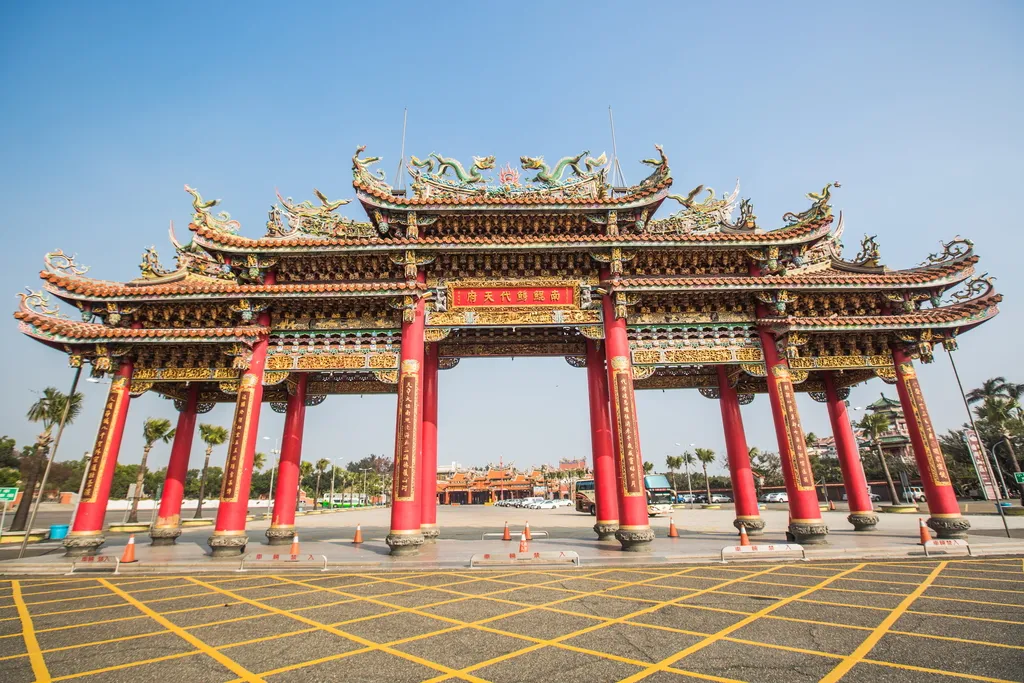 Nankunshen Temple archway - before typhoon