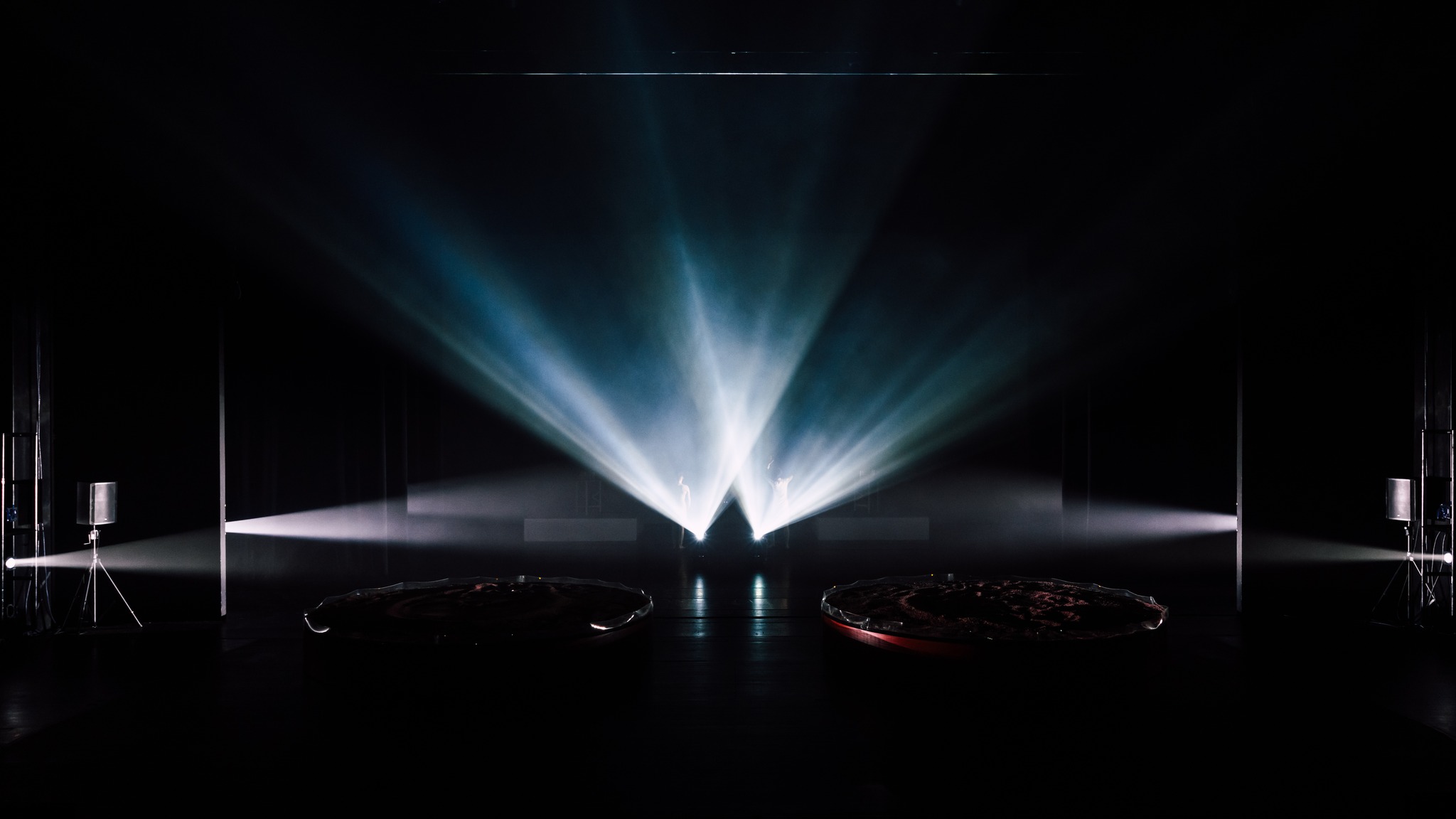 Radiant white beams with circular platforms